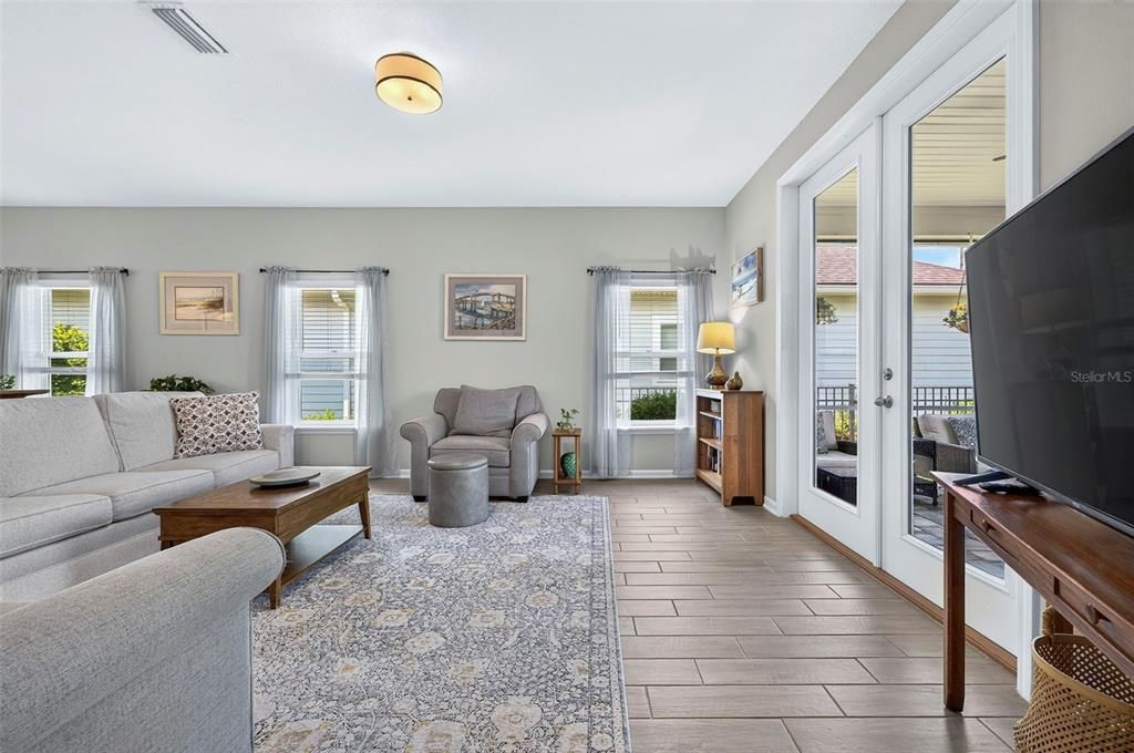 For Sale: $345,000 (3 beds, 2 baths, 1789 Square Feet)