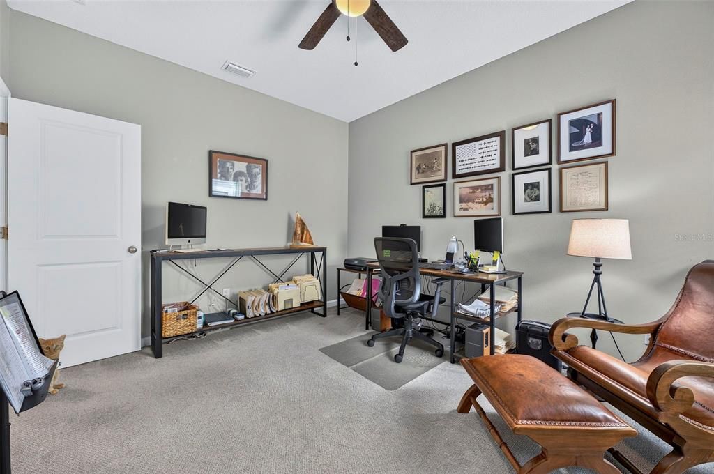 For Sale: $345,000 (3 beds, 2 baths, 1789 Square Feet)