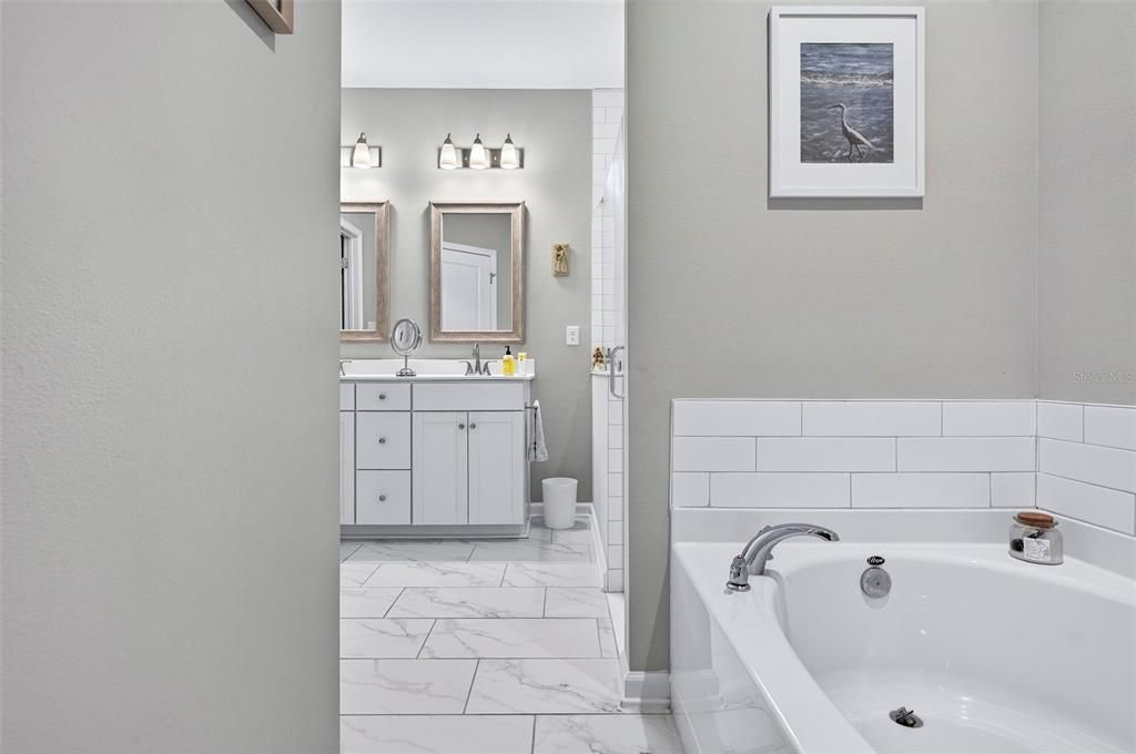 For Sale: $345,000 (3 beds, 2 baths, 1789 Square Feet)