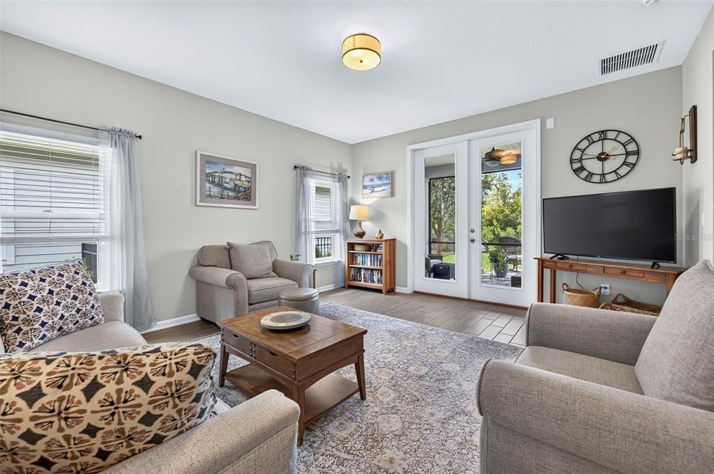 For Sale: $345,000 (3 beds, 2 baths, 1789 Square Feet)