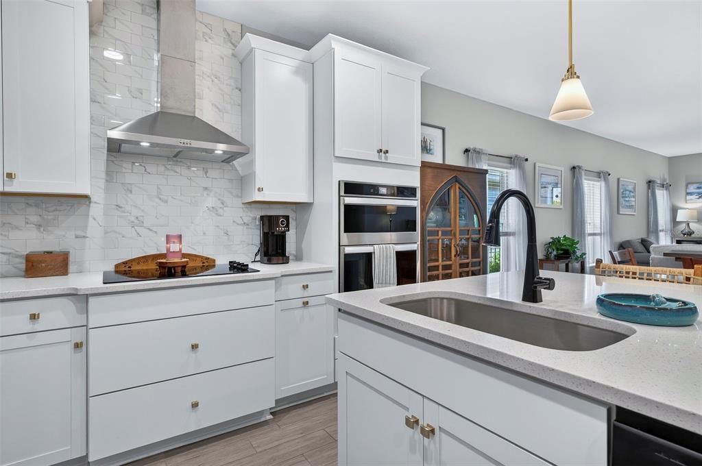 For Sale: $345,000 (3 beds, 2 baths, 1789 Square Feet)