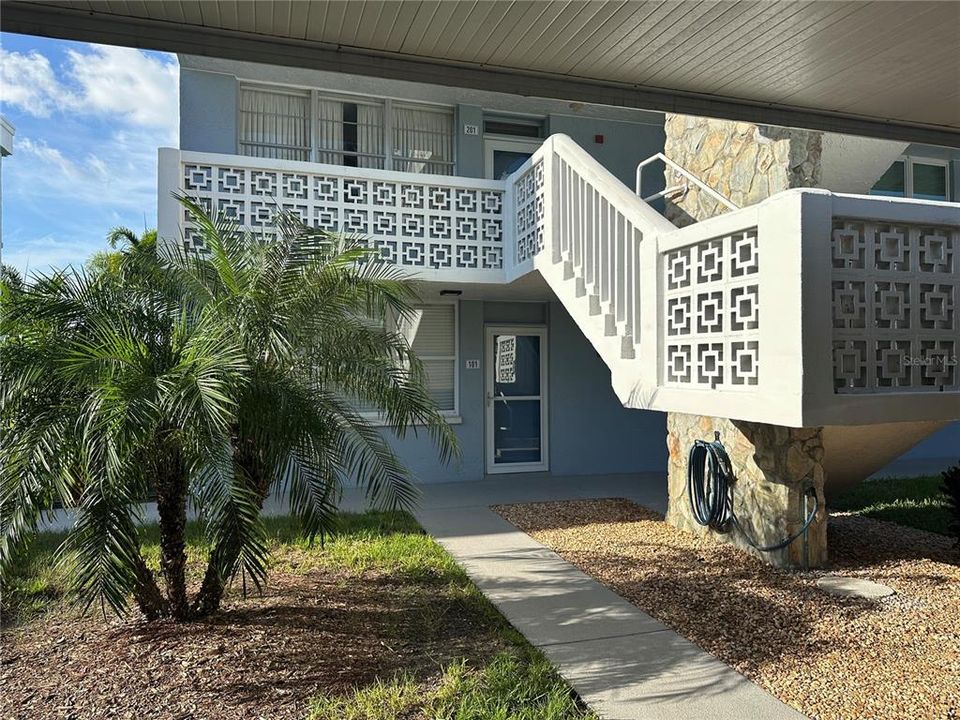 For Rent: $1,650 (1 beds, 1 baths, 825 Square Feet)