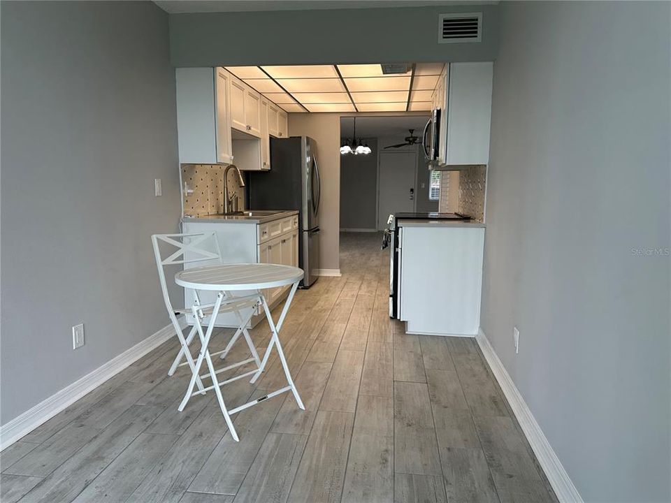 For Rent: $1,650 (1 beds, 1 baths, 825 Square Feet)