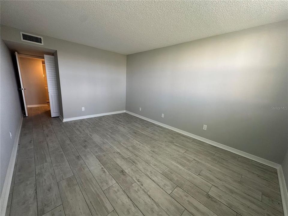 For Rent: $1,650 (1 beds, 1 baths, 825 Square Feet)