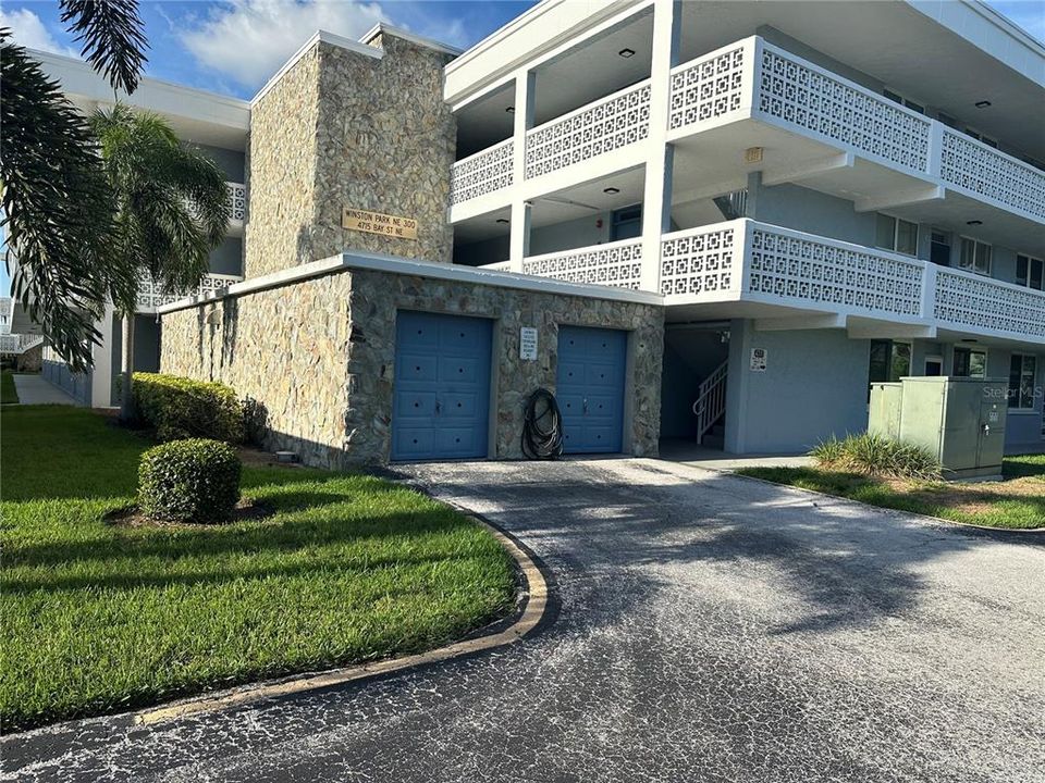 For Rent: $1,650 (1 beds, 1 baths, 825 Square Feet)