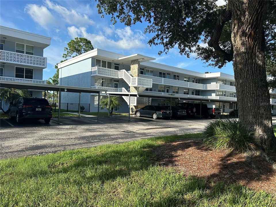 For Rent: $1,650 (1 beds, 1 baths, 825 Square Feet)