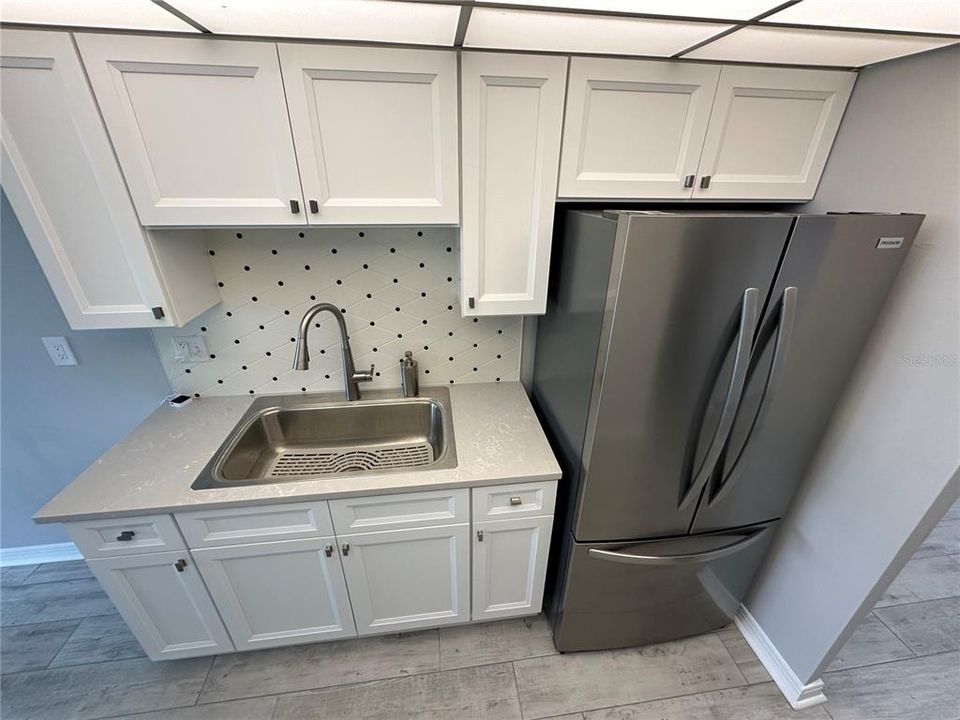 For Rent: $1,650 (1 beds, 1 baths, 825 Square Feet)