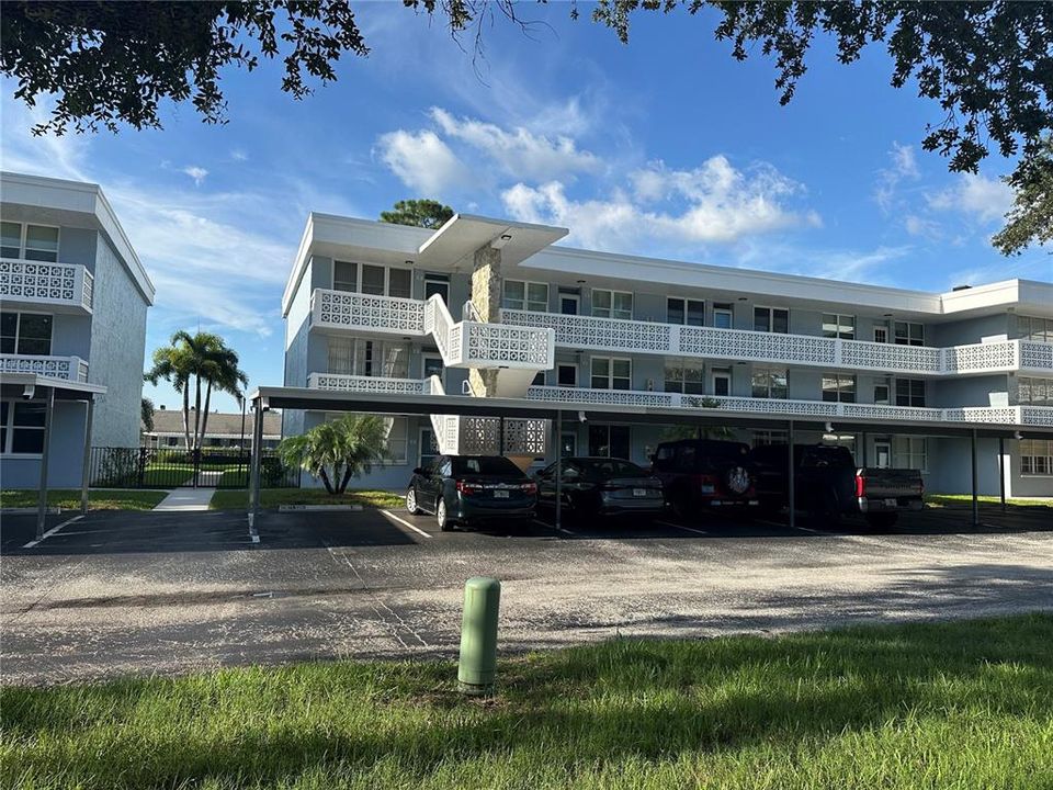 For Rent: $1,650 (1 beds, 1 baths, 825 Square Feet)