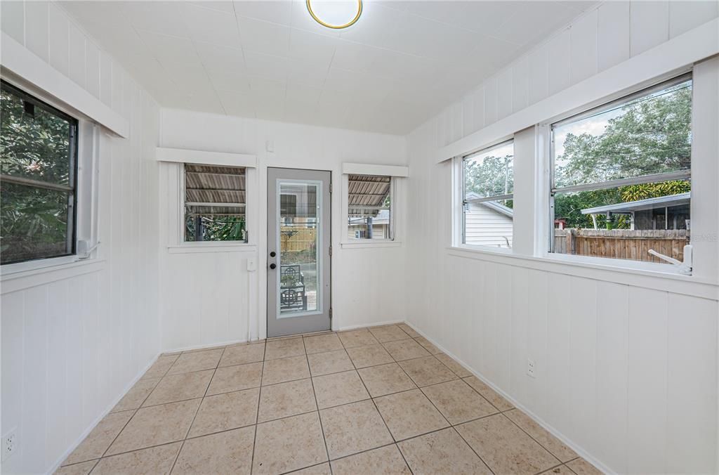 En Venta: $319,000 (2 camas, 2 baños, 1136 Pies cuadrados)
