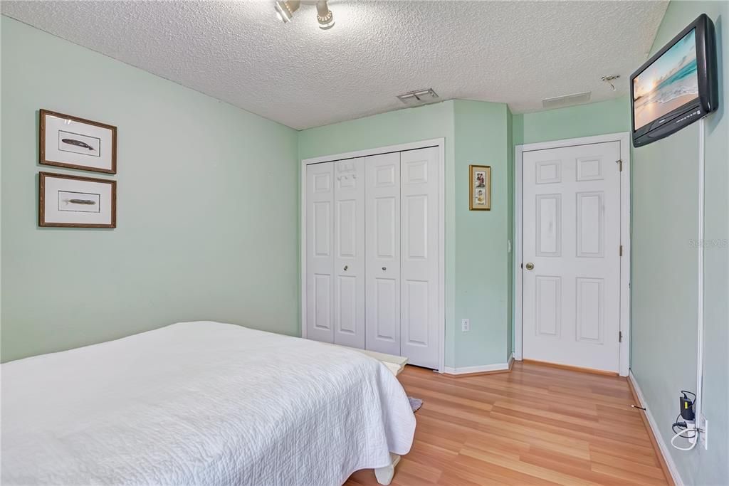 For Sale: $350,000 (4 beds, 2 baths, 2332 Square Feet)