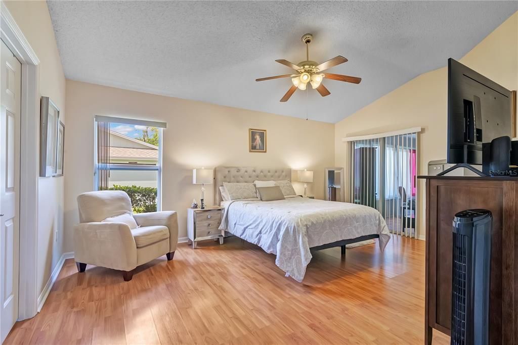 For Sale: $350,000 (4 beds, 2 baths, 2332 Square Feet)