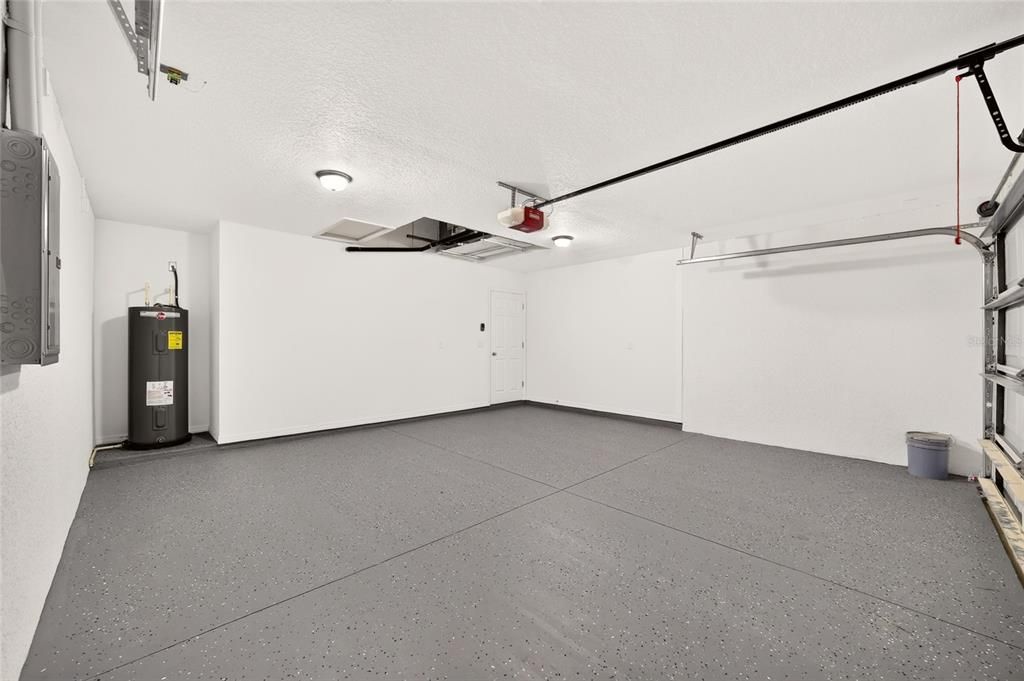 For Sale: $259,900 (3 beds, 2 baths, 1304 Square Feet)