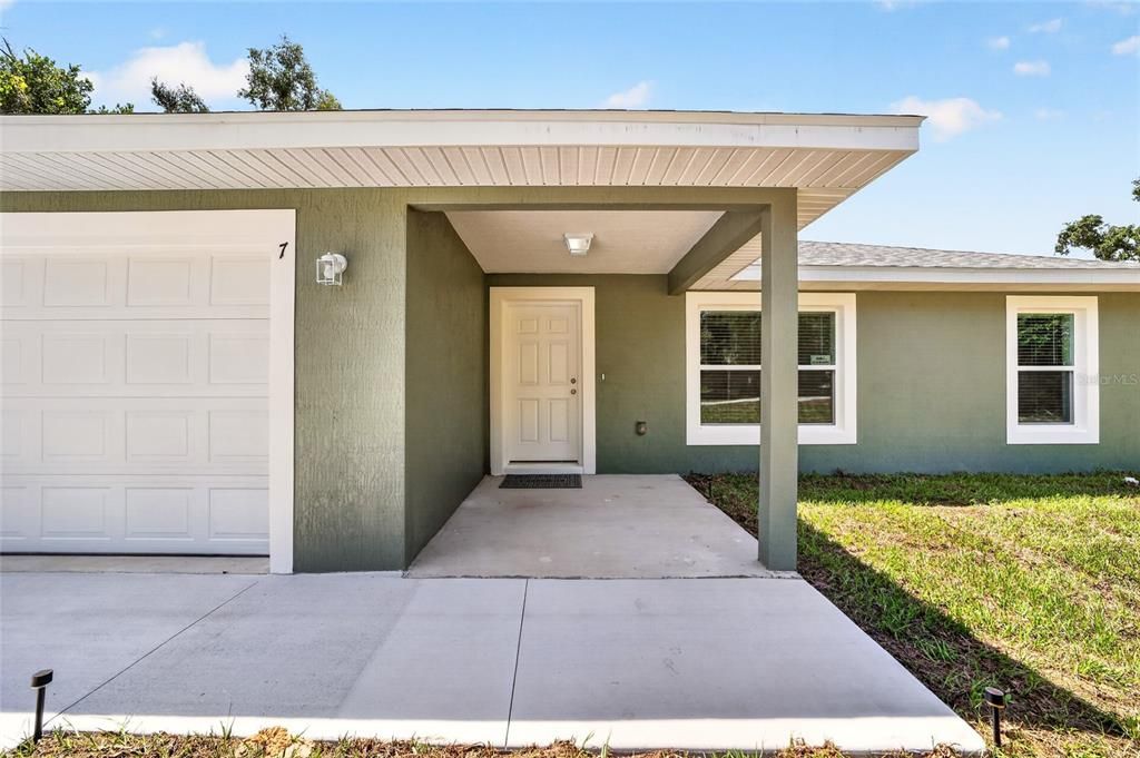 For Sale: $259,900 (3 beds, 2 baths, 1304 Square Feet)