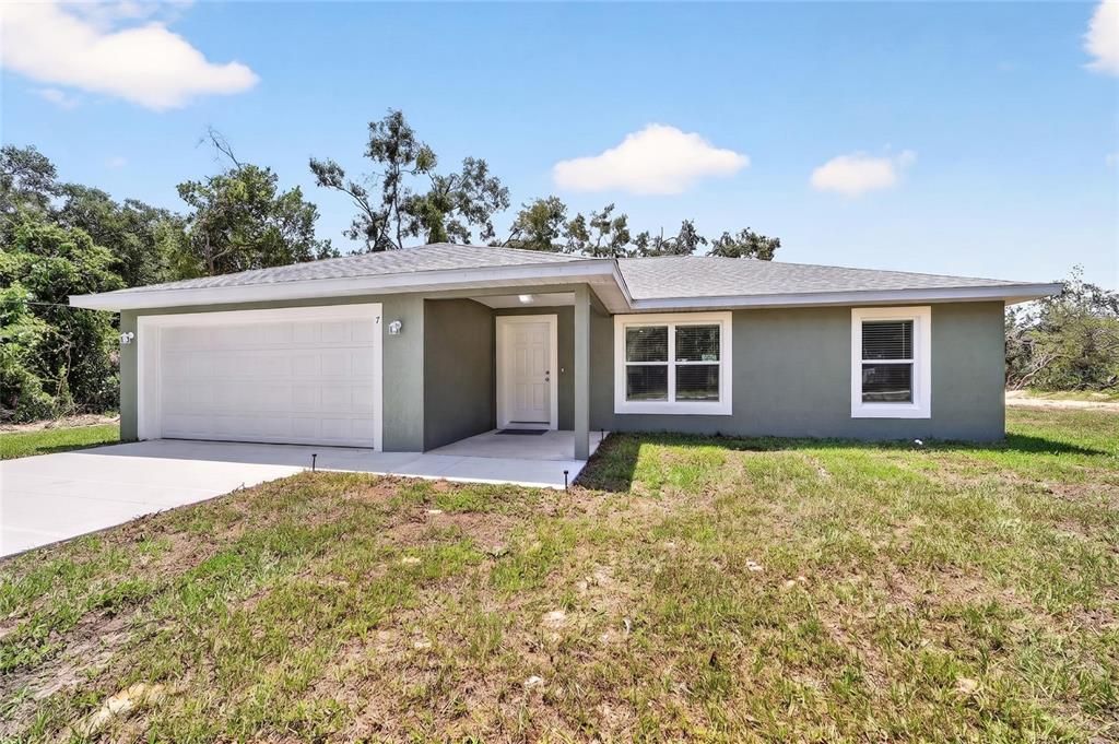 For Sale: $259,900 (3 beds, 2 baths, 1304 Square Feet)