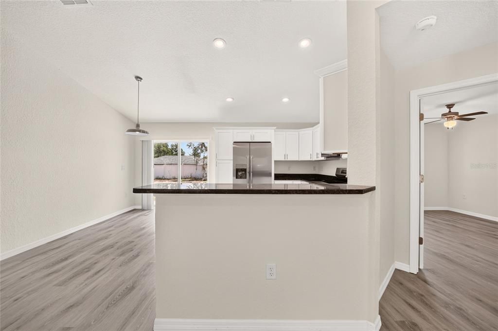 For Sale: $259,900 (3 beds, 2 baths, 1304 Square Feet)