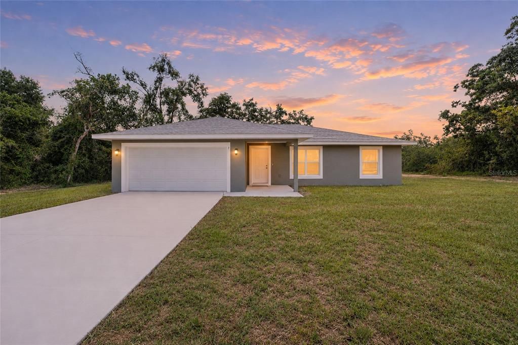 For Sale: $259,900 (3 beds, 2 baths, 1304 Square Feet)