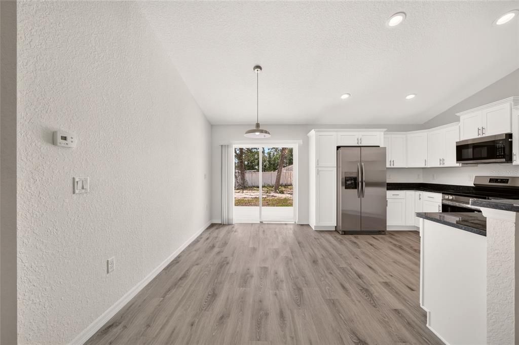 For Sale: $259,900 (3 beds, 2 baths, 1304 Square Feet)