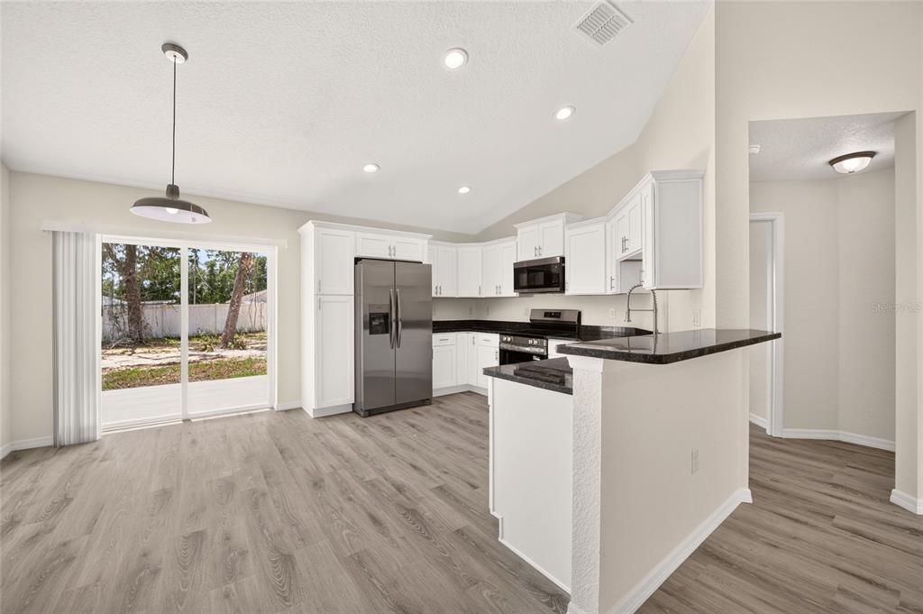 For Sale: $259,900 (3 beds, 2 baths, 1304 Square Feet)
