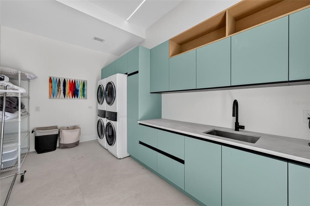 For Sale: $6,300,000 (5 beds, 4 baths, 4841 Square Feet)