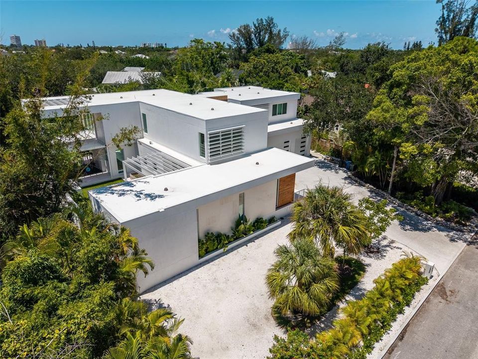 For Sale: $6,300,000 (5 beds, 4 baths, 4841 Square Feet)