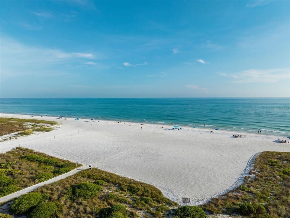 For Sale: $6,300,000 (5 beds, 4 baths, 4841 Square Feet)