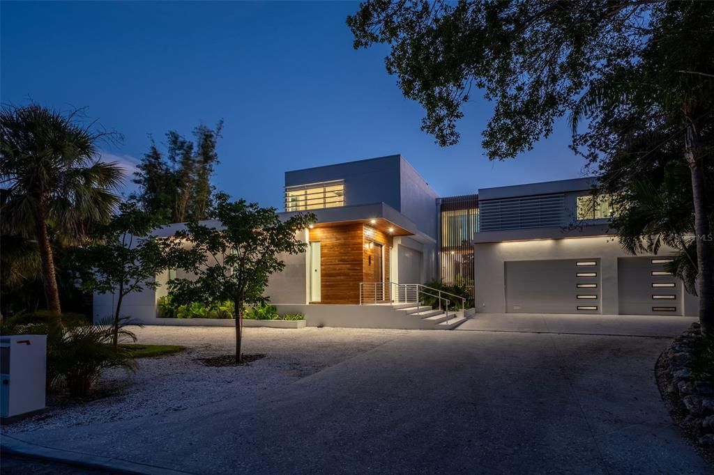 For Sale: $6,300,000 (5 beds, 4 baths, 4841 Square Feet)