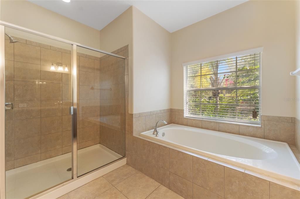 En Venta: $445,000 (4 camas, 3 baños, 2735 Pies cuadrados)