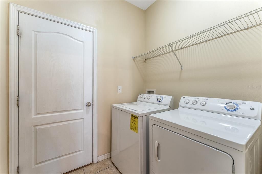 En Venta: $445,000 (4 camas, 3 baños, 2735 Pies cuadrados)