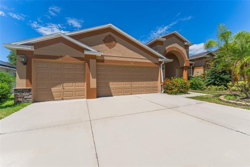 En Venta: $445,000 (4 camas, 3 baños, 2735 Pies cuadrados)