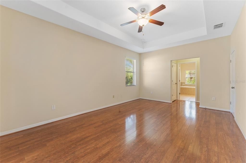 En Venta: $445,000 (4 camas, 3 baños, 2735 Pies cuadrados)