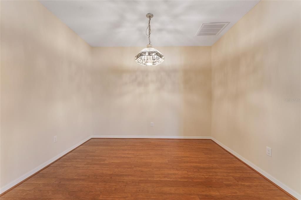 En Venta: $445,000 (4 camas, 3 baños, 2735 Pies cuadrados)