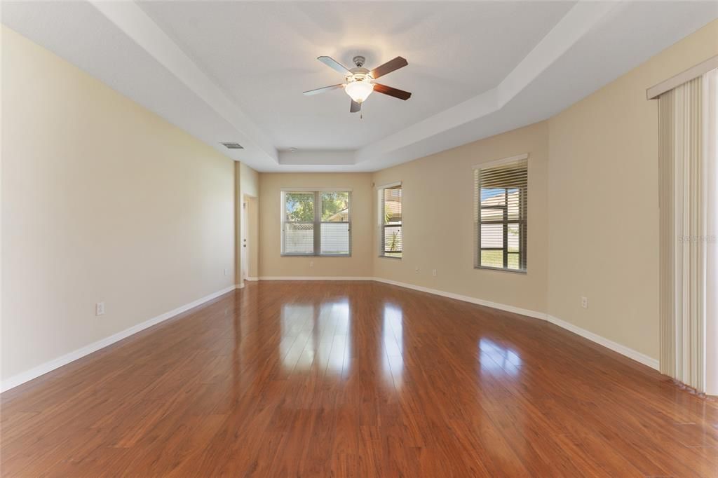 En Venta: $445,000 (4 camas, 3 baños, 2735 Pies cuadrados)
