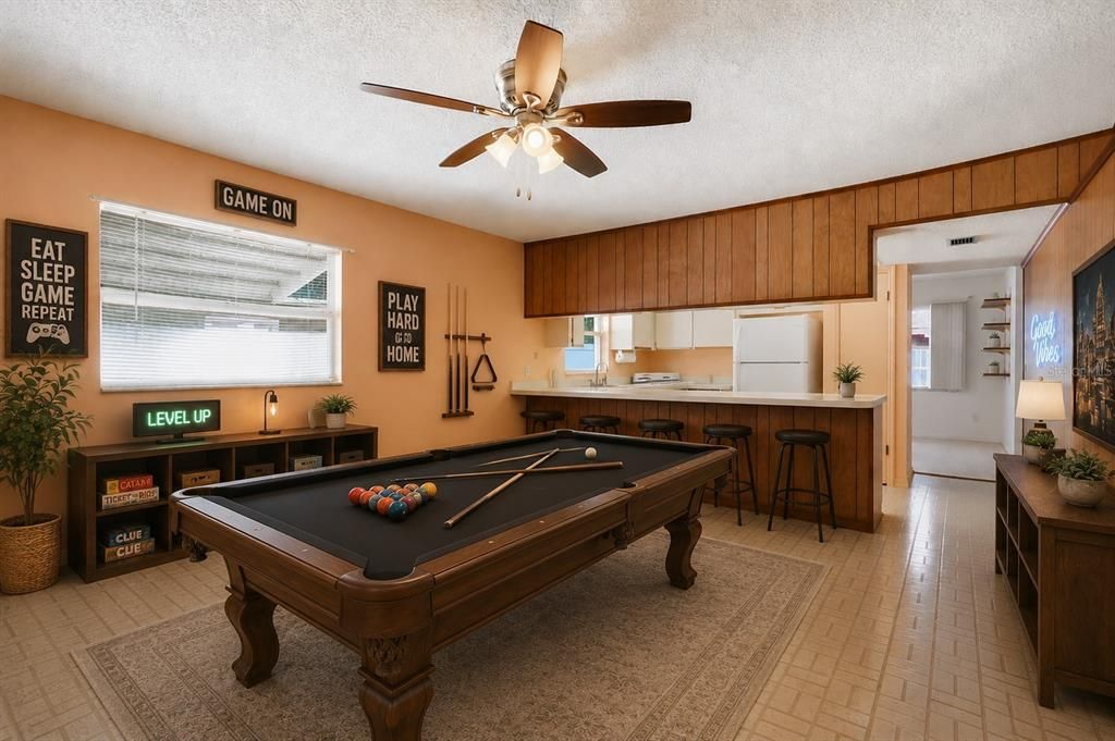For Sale: $327,000 (3 beds, 2 baths, 1656 Square Feet)