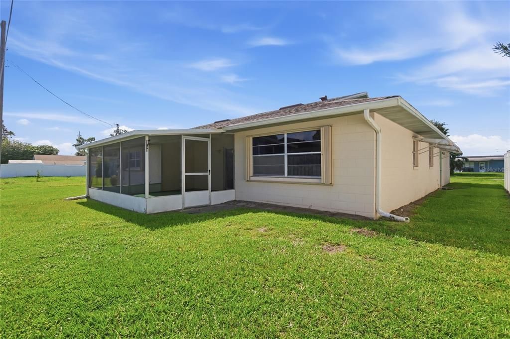 For Sale: $327,000 (3 beds, 2 baths, 1656 Square Feet)