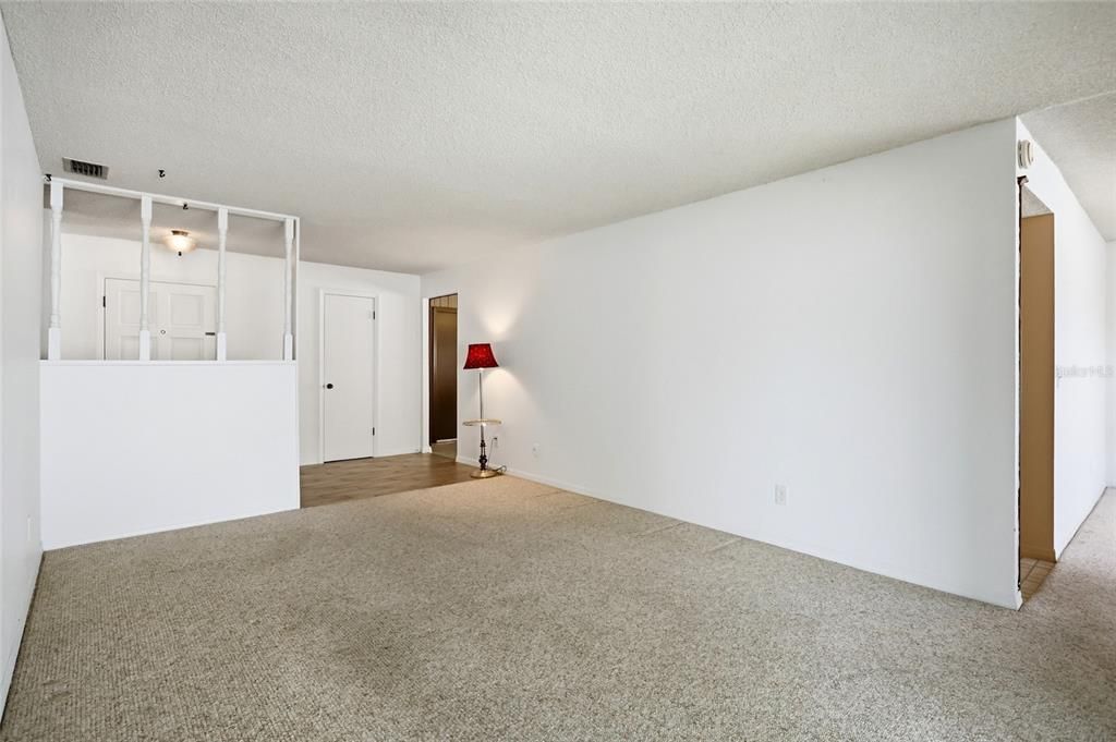 For Sale: $327,000 (3 beds, 2 baths, 1656 Square Feet)