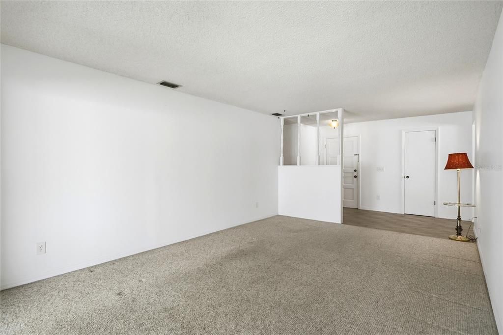 For Sale: $327,000 (3 beds, 2 baths, 1656 Square Feet)