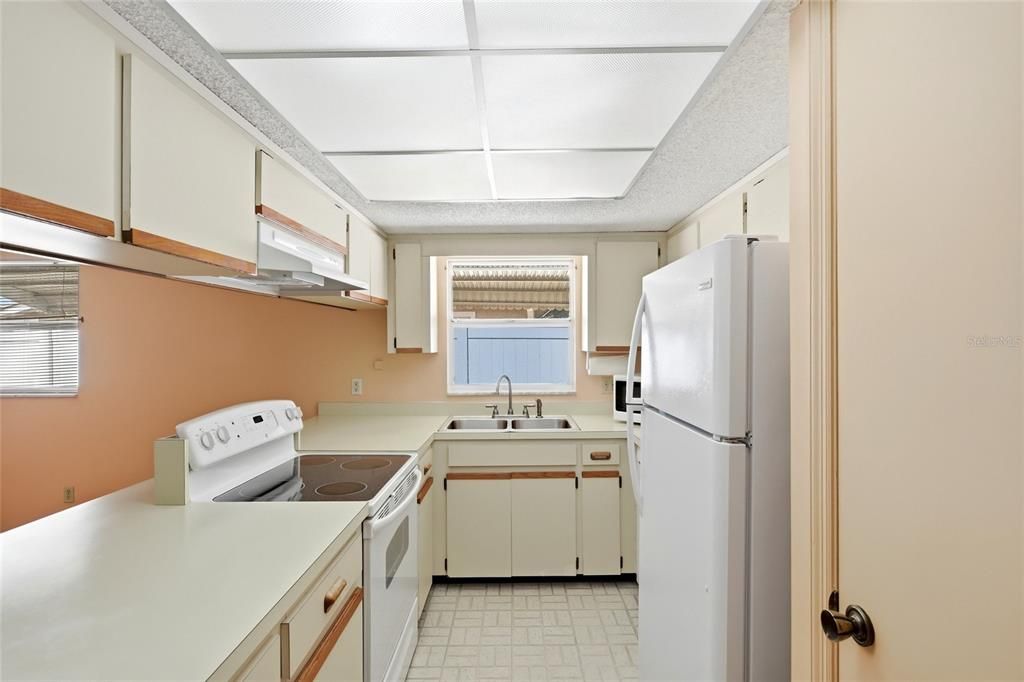 For Sale: $327,000 (3 beds, 2 baths, 1656 Square Feet)