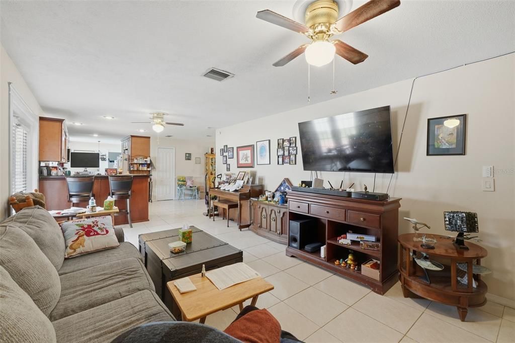For Sale: $439,999 (3 beds, 2 baths, 1956 Square Feet)