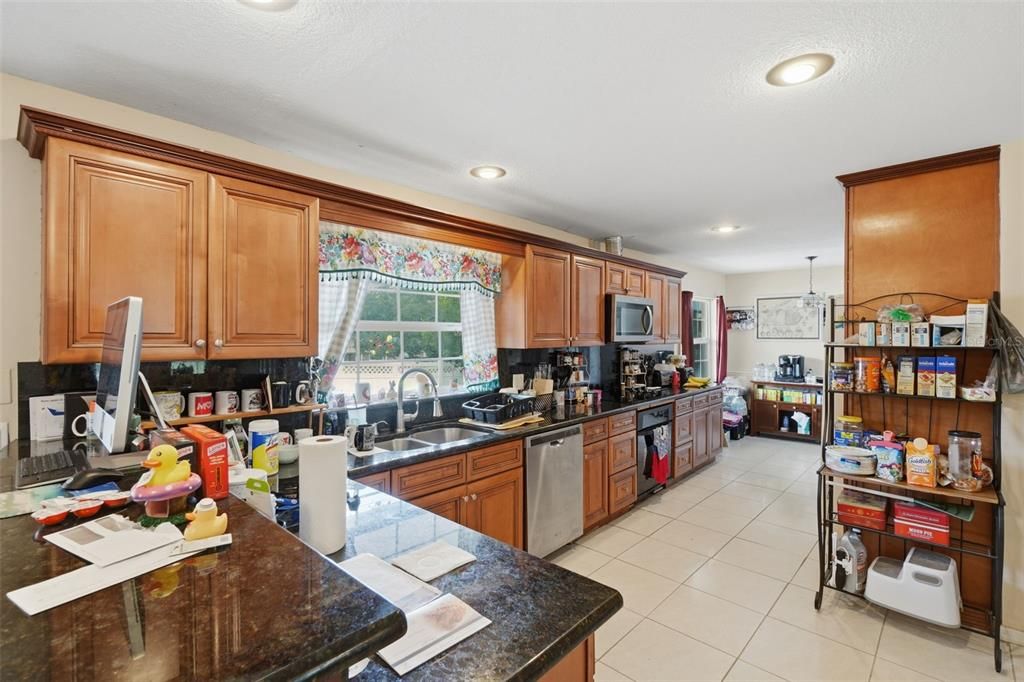 For Sale: $439,999 (3 beds, 2 baths, 1956 Square Feet)