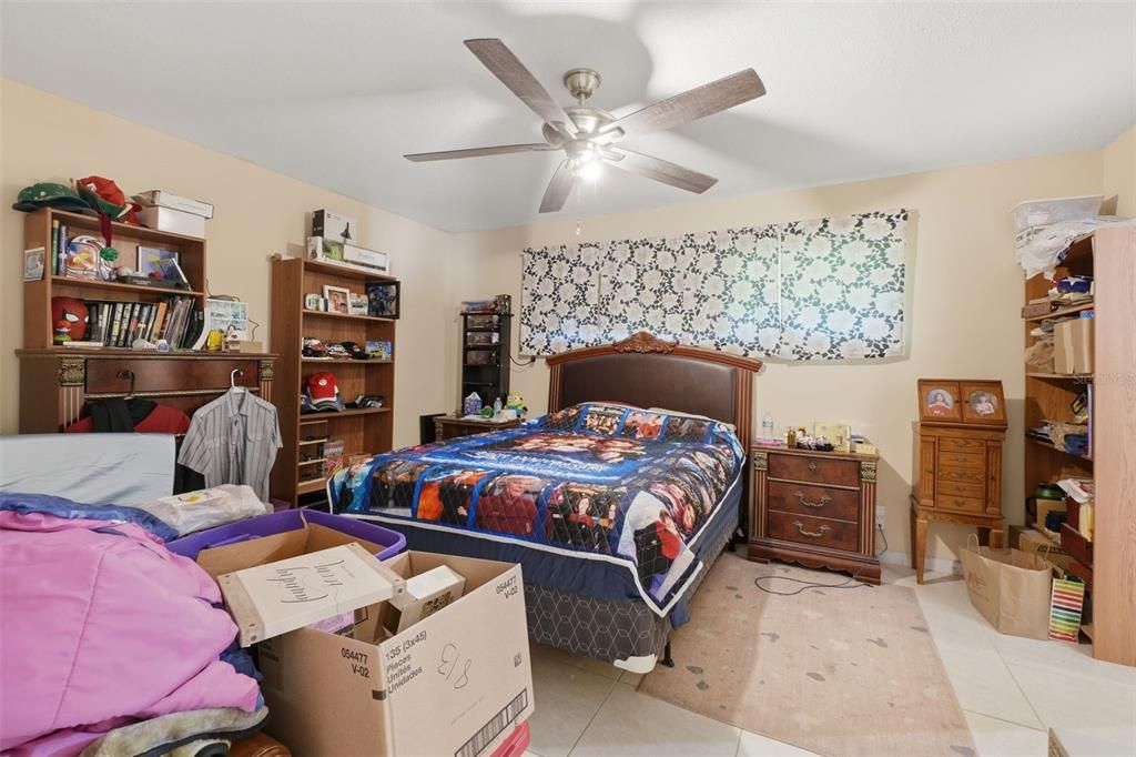 For Sale: $439,999 (3 beds, 2 baths, 1956 Square Feet)