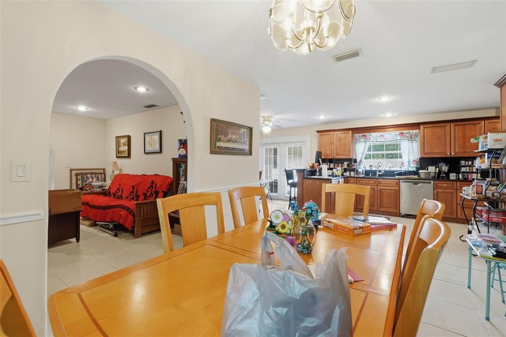 For Sale: $439,999 (3 beds, 2 baths, 1956 Square Feet)