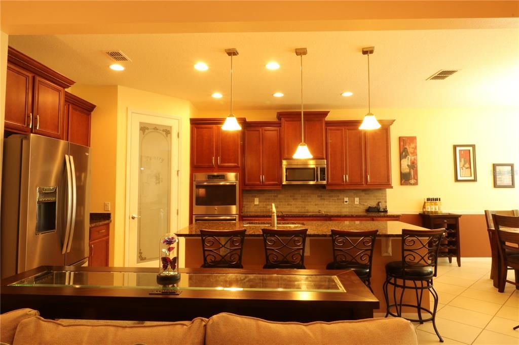 En Venta: $525,000 (4 camas, 3 baños, 2326 Pies cuadrados)