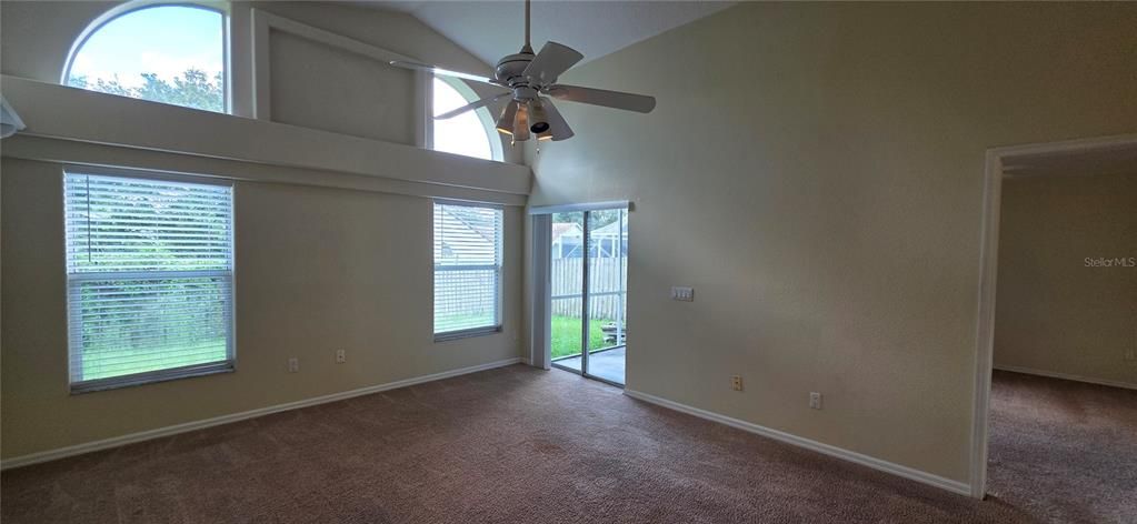 For Rent: $2,195 (3 beds, 2 baths, 1631 Square Feet)
