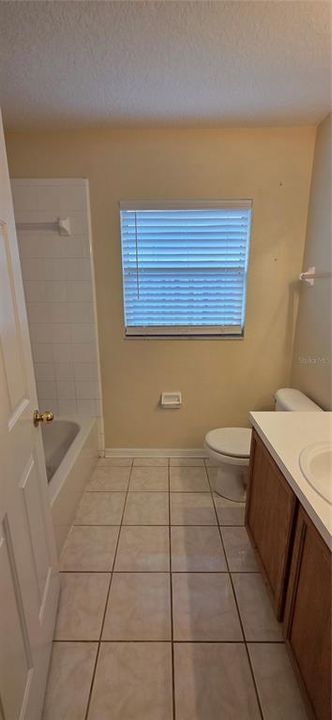 For Rent: $2,195 (3 beds, 2 baths, 1631 Square Feet)