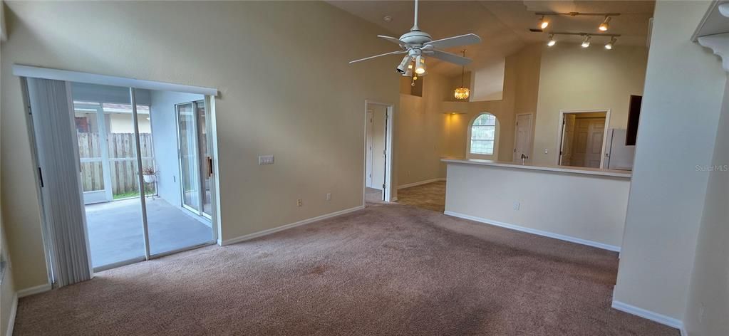 For Rent: $2,195 (3 beds, 2 baths, 1631 Square Feet)