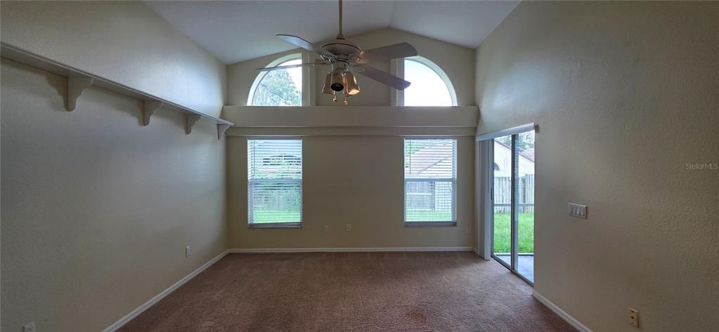 For Rent: $2,195 (3 beds, 2 baths, 1631 Square Feet)