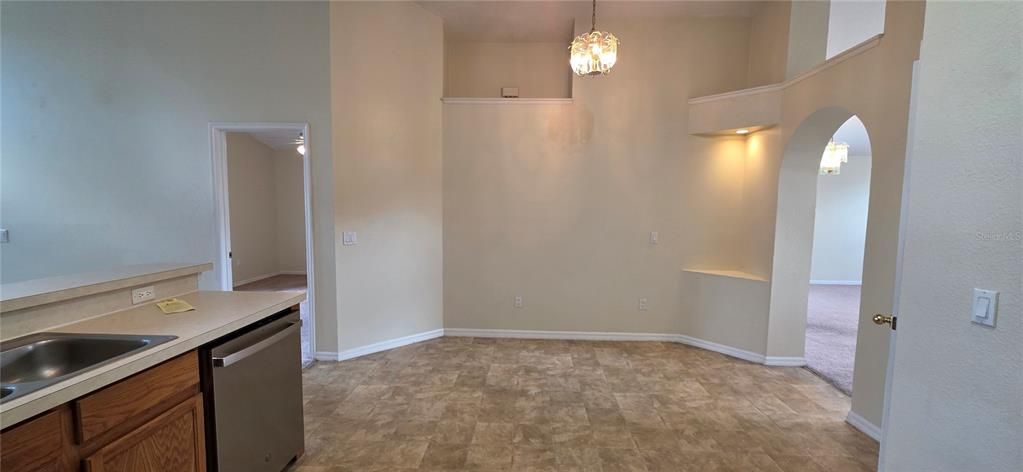 For Rent: $2,195 (3 beds, 2 baths, 1631 Square Feet)