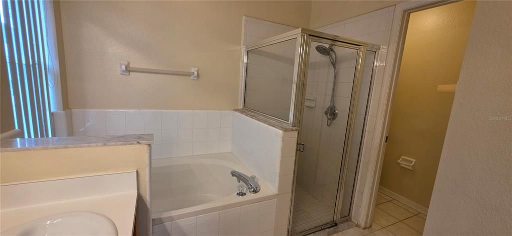 For Rent: $2,195 (3 beds, 2 baths, 1631 Square Feet)