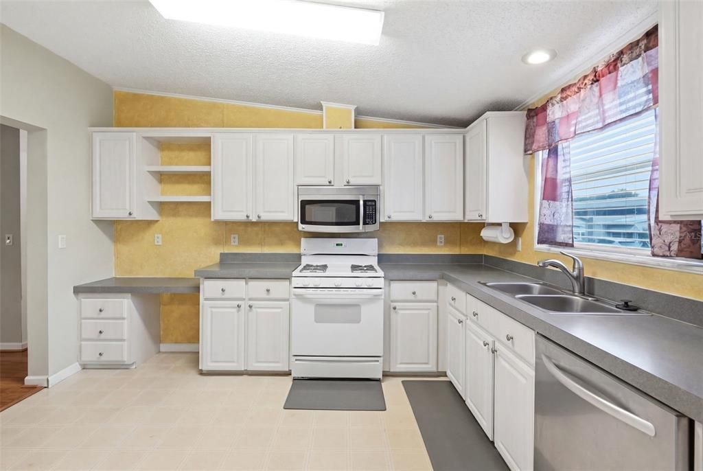 En Venta: $190,000 (3 camas, 2 baños, 1504 Pies cuadrados)