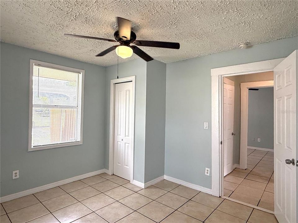 For Rent: $1,695 (3 beds, 1 baths, 936 Square Feet)